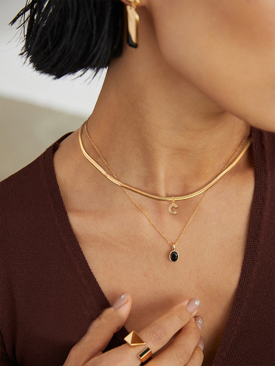 Ketting met letters in Franse stijl