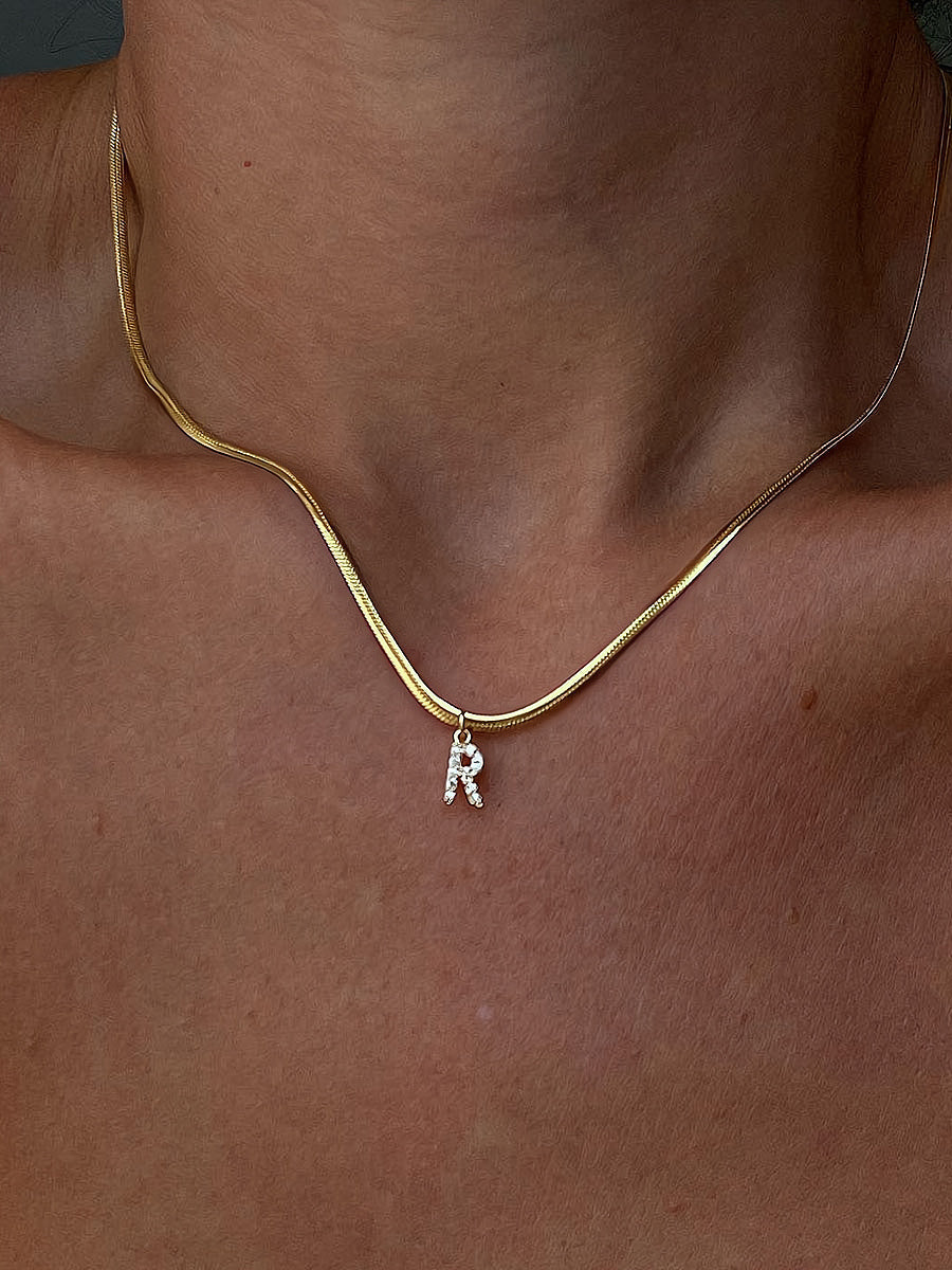 Ketting met letters in Franse stijl