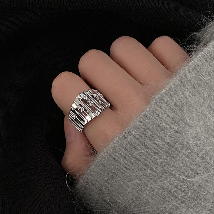 Opengewerkte, parelversierde, verstelbare ring