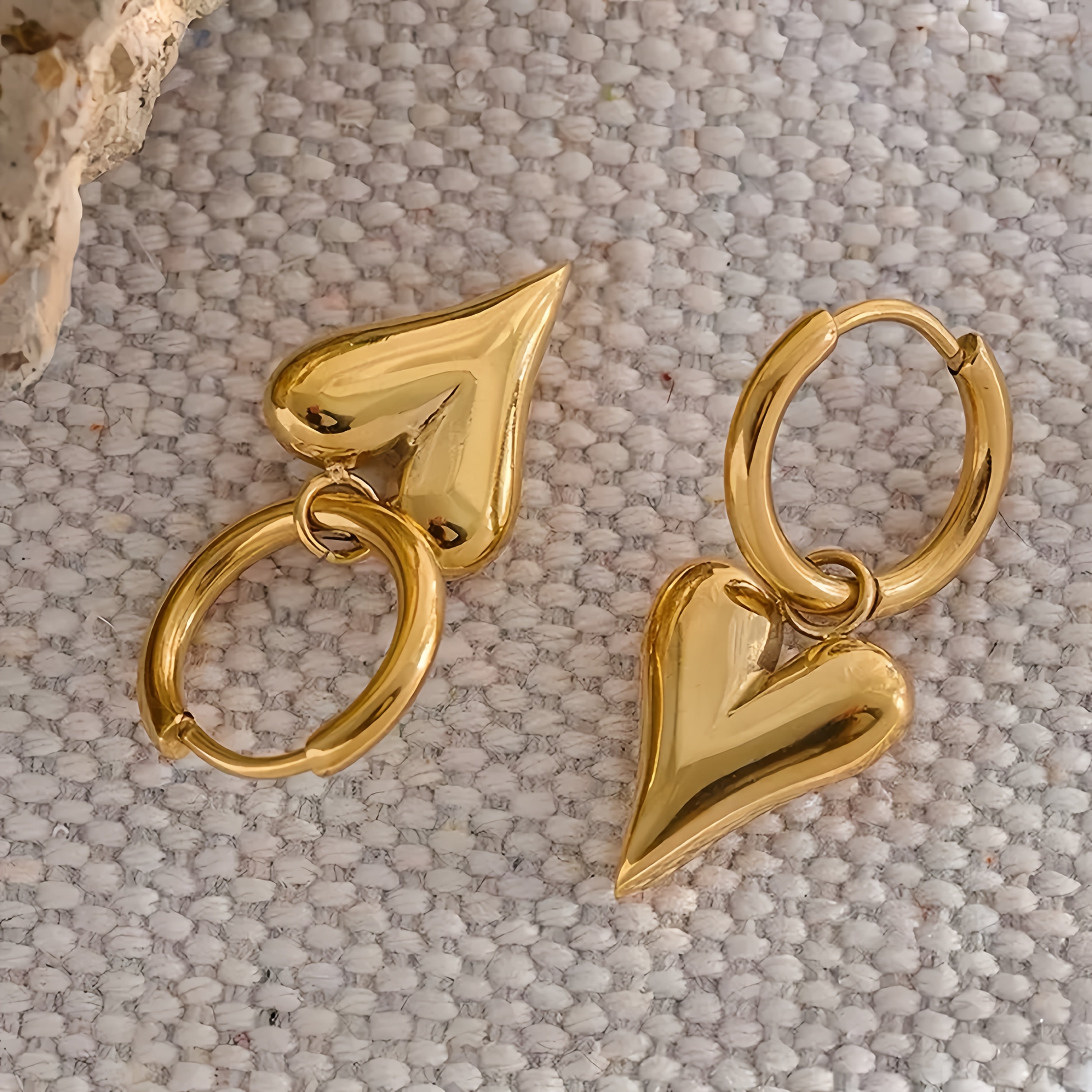 Gouden Toewijding Fijne Hartoorbellen voor Dagelijkse Gratie