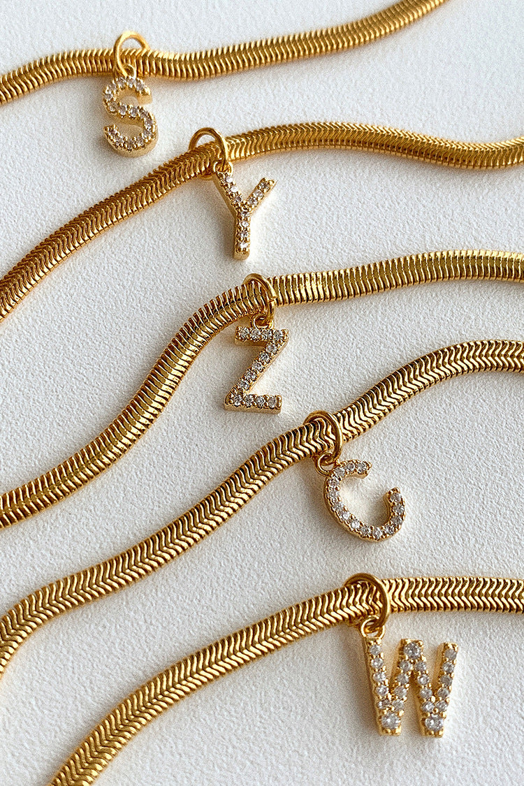 Ketting met letters in Franse stijl