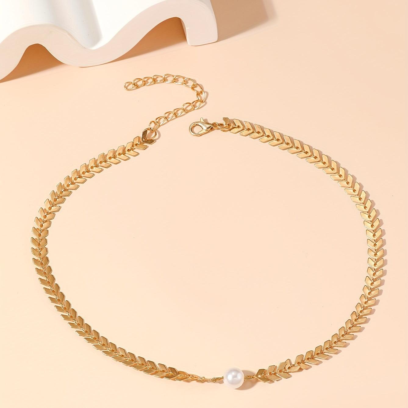 Gouden Sereniteit Elegante Blad- en Parelketting voor Casual tot Chique Looks