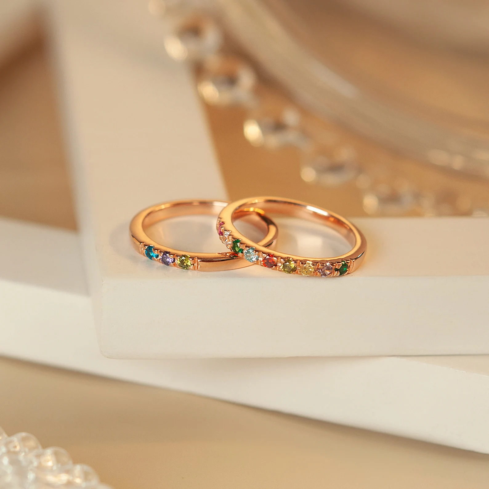 Fijne gouden geboortesteenring – Betekenisvolle familiestukje