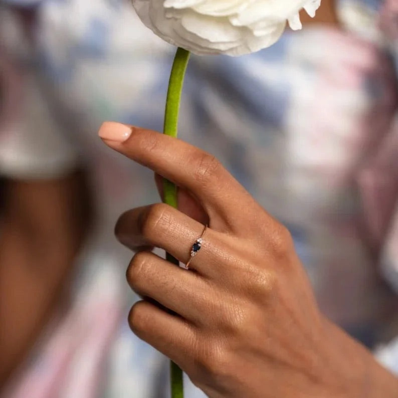 Elegante geboortesteenring – Art-decostijl