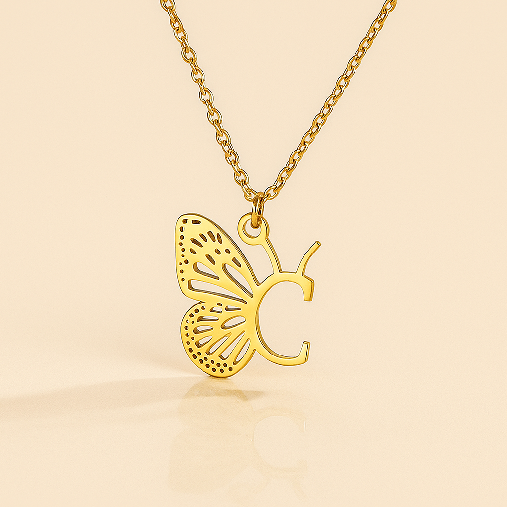 Unieke Initiaal Ketting met 26 Letters en Vlinderhanger