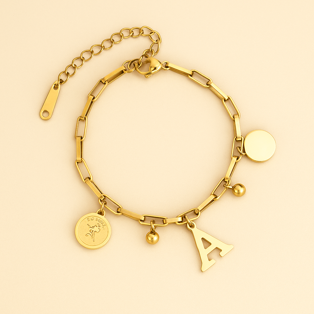 Stoere 18K Gouden Armband met Ronde Bedels en Initiaalhanger