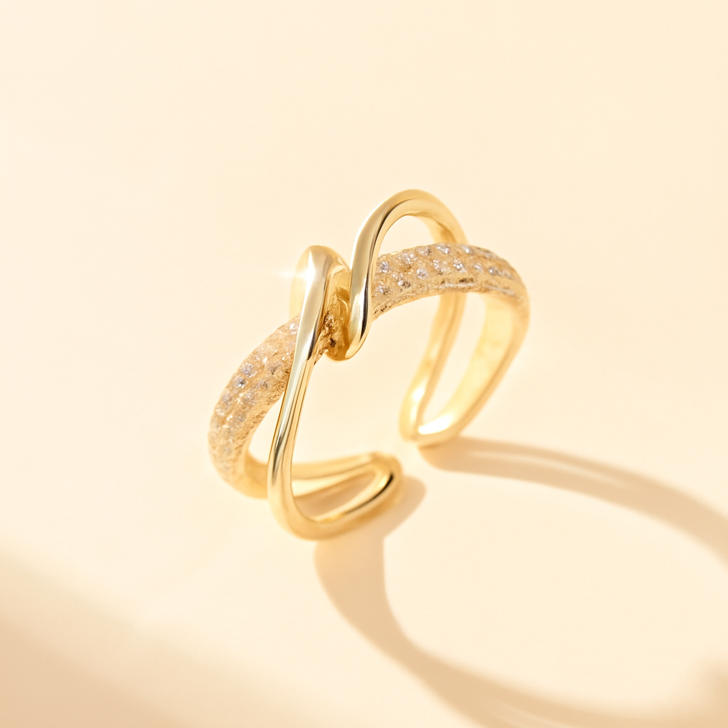 Elegante Goudkleurige Koperen Ring met Synthetische Zirkonia