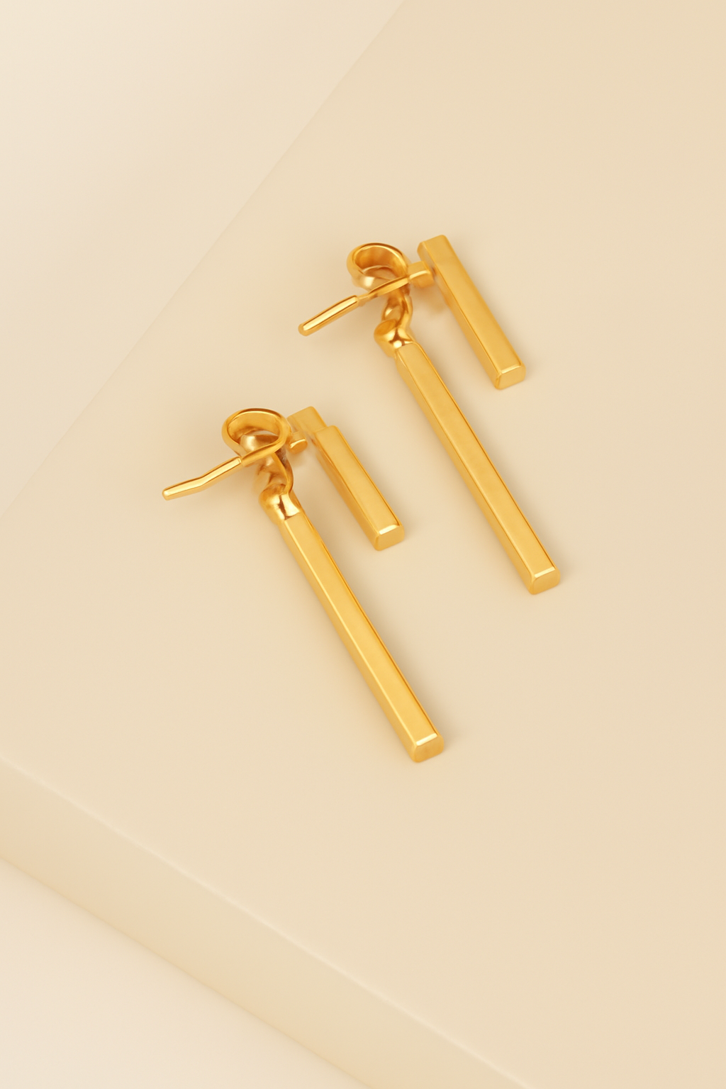 Strakke, minimalistische koperen oorbellen - Elegant ontwerp