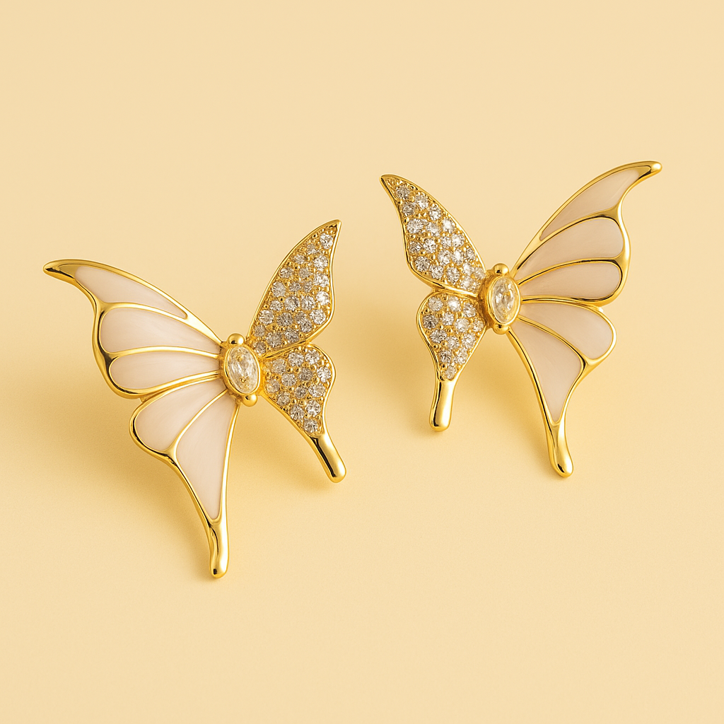 Delicate vlindervleugel stud oorbellen met steentjes