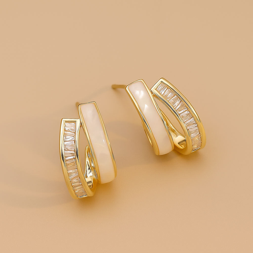 Gelaagde C-Vormige Oorbellen – Elegante Goudkleurige Statement