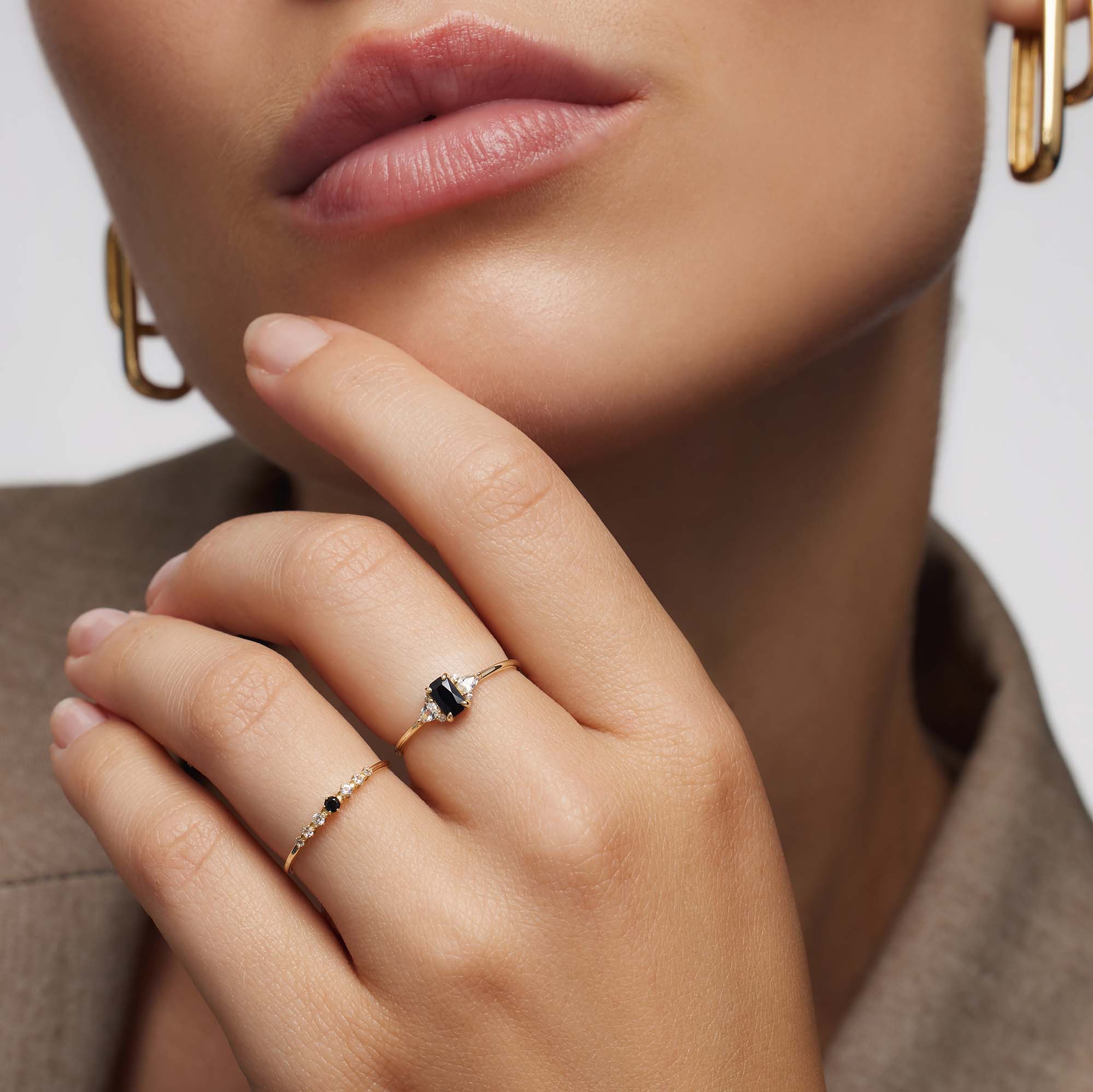 Zwarte Spinel Baguette Ring | 14k Gouden Elegantie
