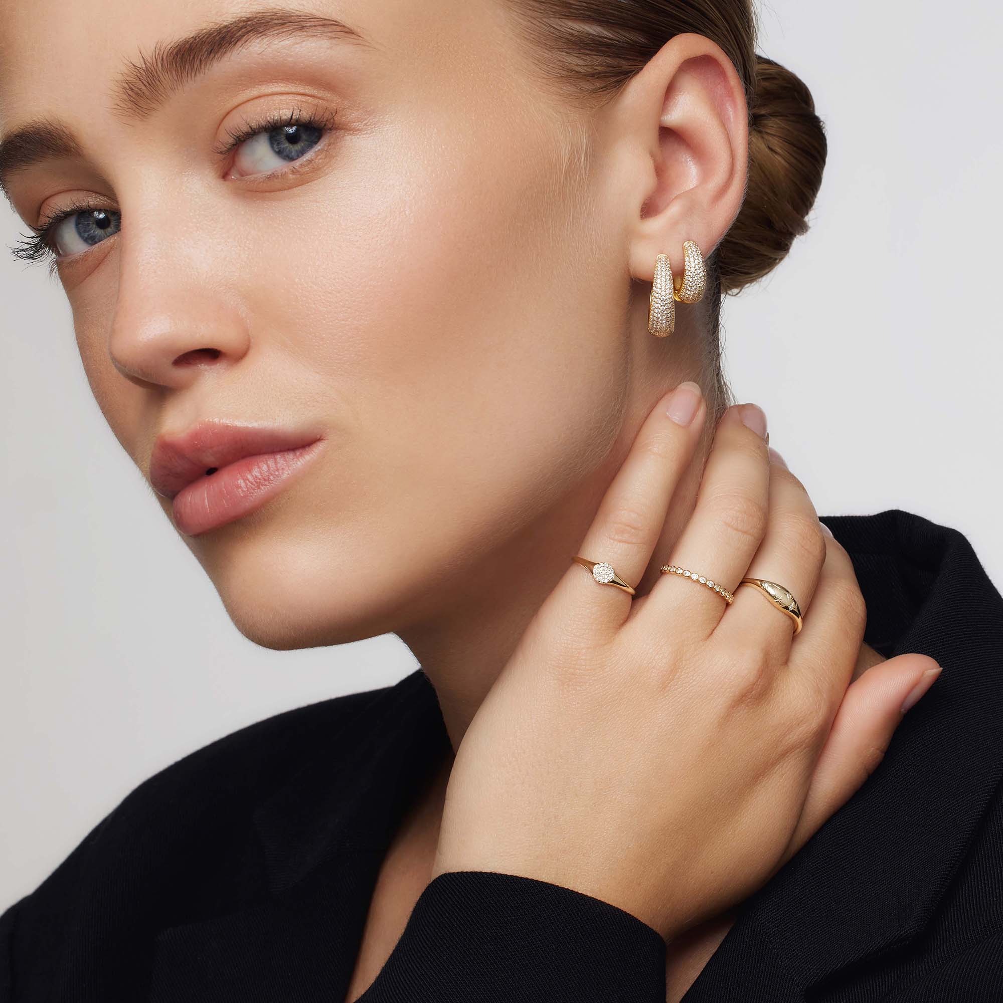 Elegante 14k Gouden Koepelring met Diamanten