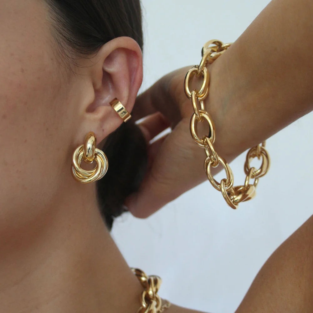 Sculpturale Verstrengelde Hoepels – 14k Goud