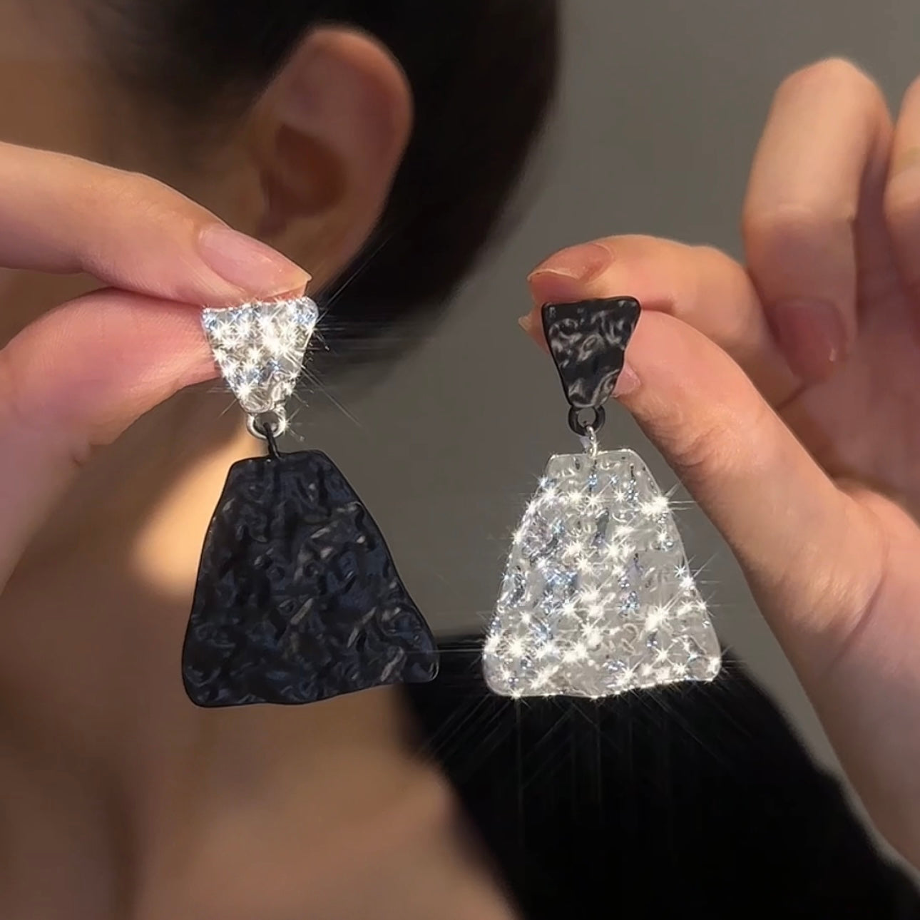 Zwart-witte colorblock-oorbellen