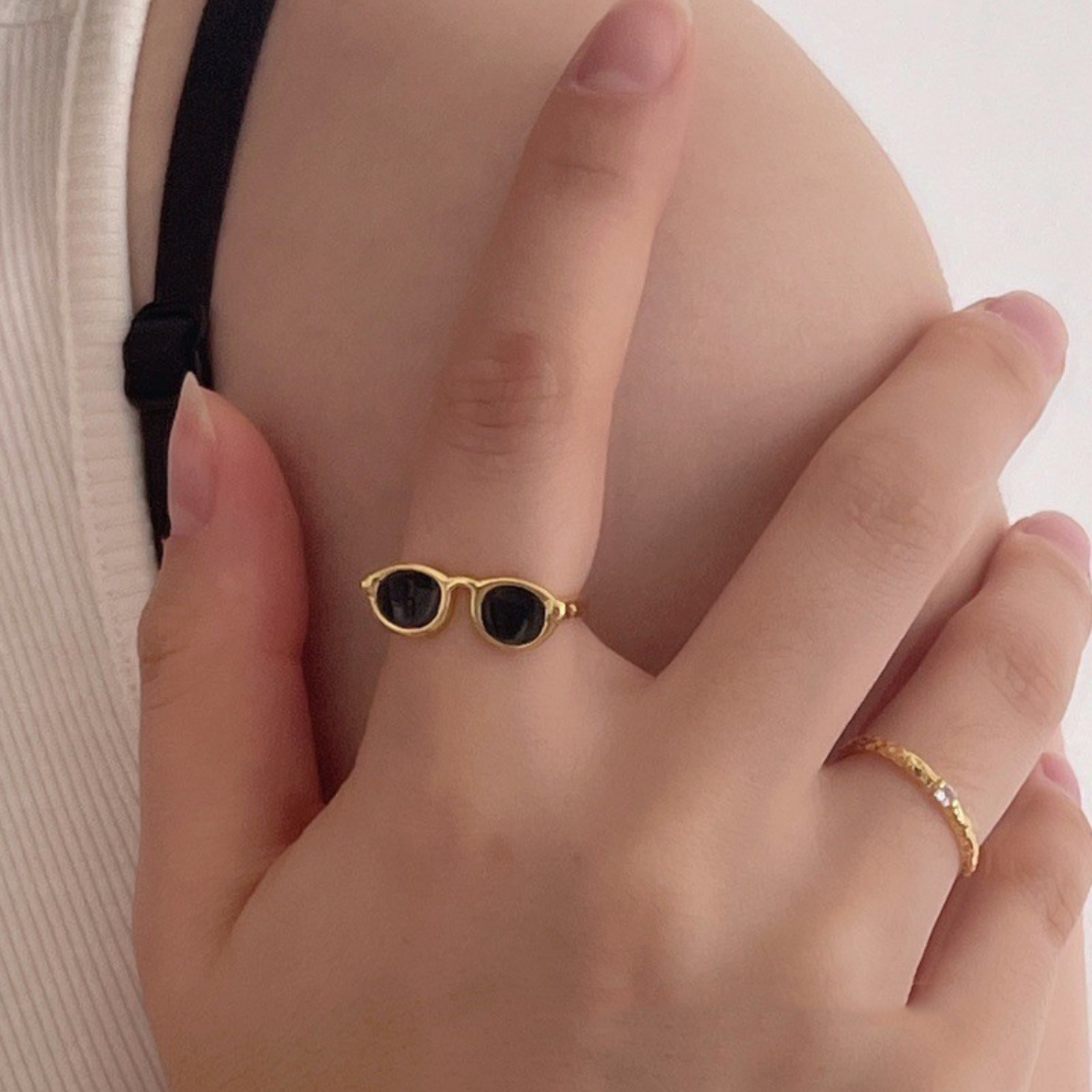 Zwart geëmailleerde glazen ring