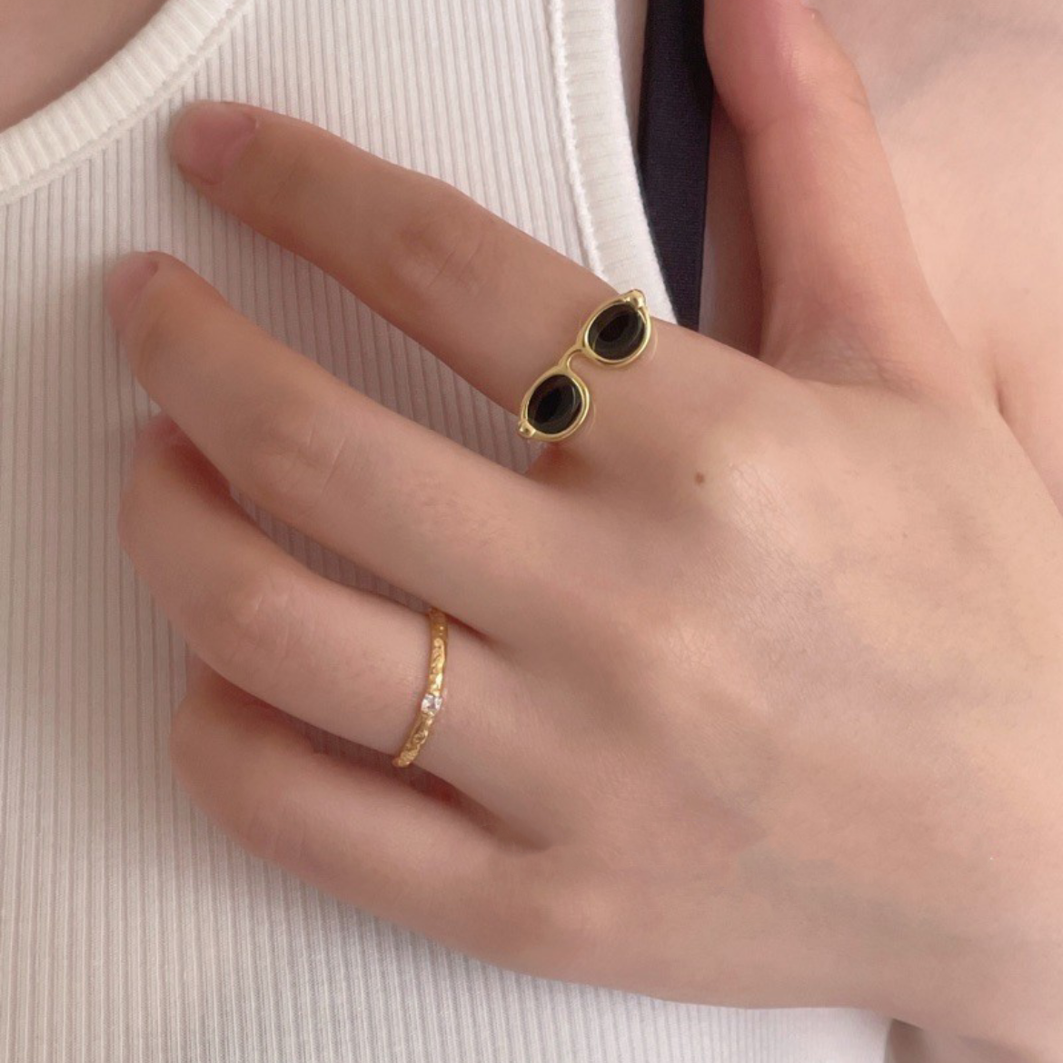 Zwart geëmailleerde glazen ring