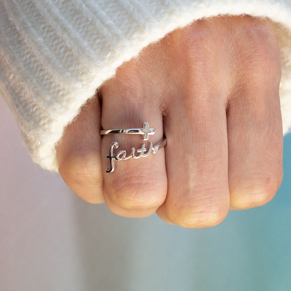 Pure Faith Ring – Tijdloos Symbool van Geloof