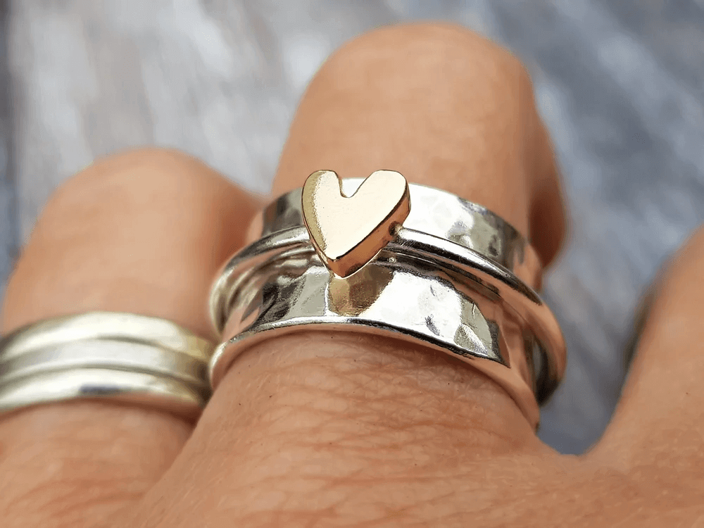 Mely – Zilveren Ring met Gouden Hartaccent
