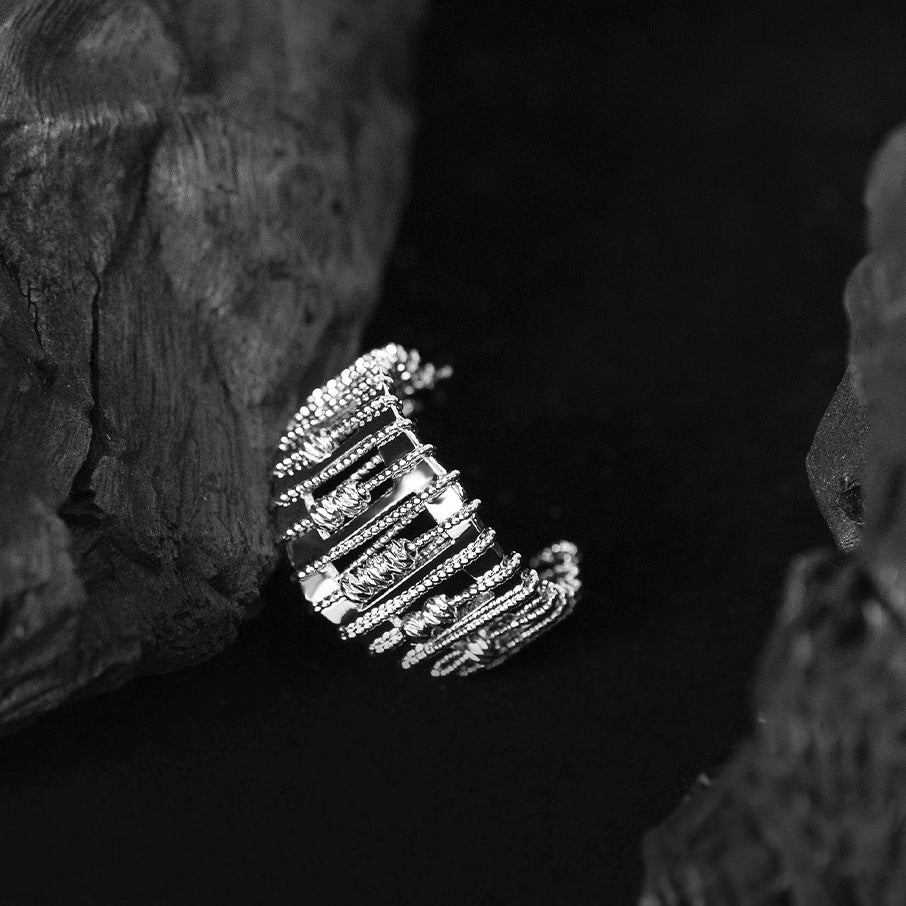 Opengewerkte, parelversierde, verstelbare ring