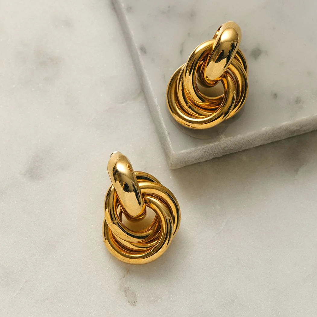Sculpturale Verstrengelde Hoepels – 14k Goud
