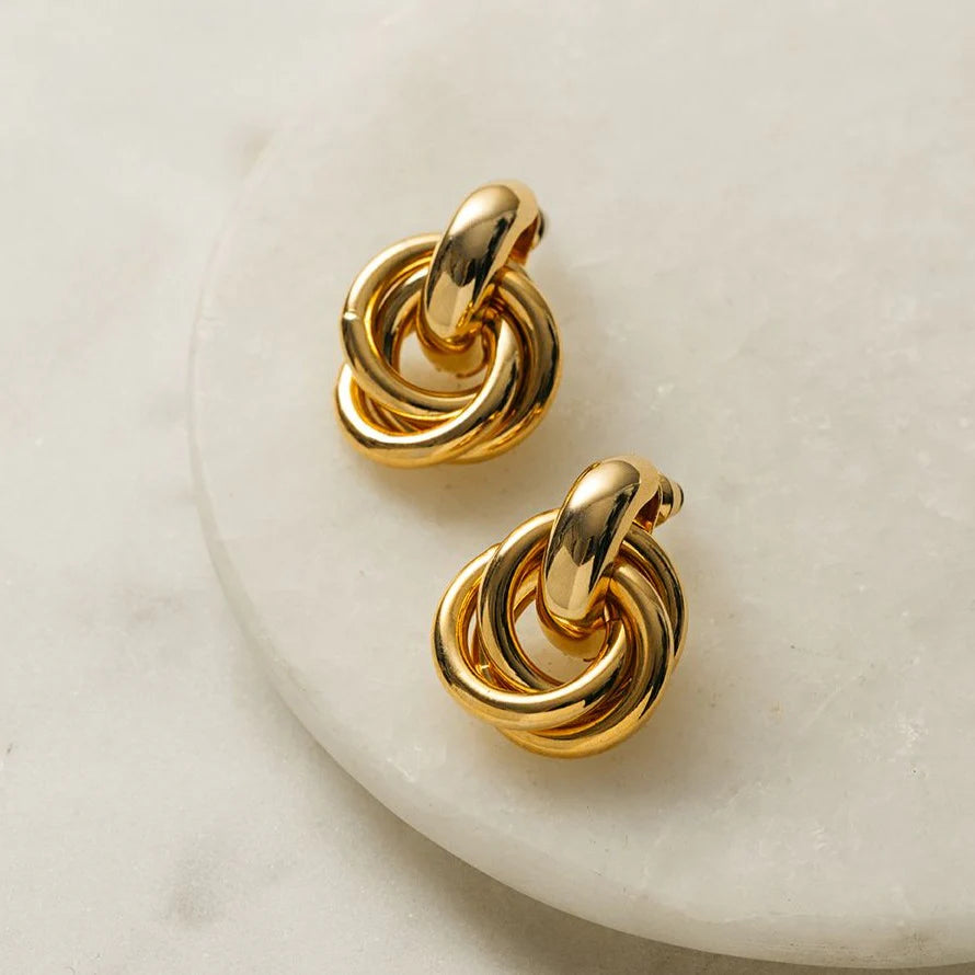 Sculpturale Verstrengelde Hoepels – 14k Goud