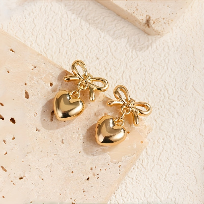 Gebogen in Liefde Fijne Hartvormige Hangoorbellen met Vintage Uitstraling