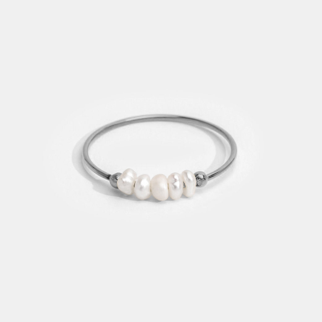 "Zilveren Klassieke Ring met Zoetwaterparel