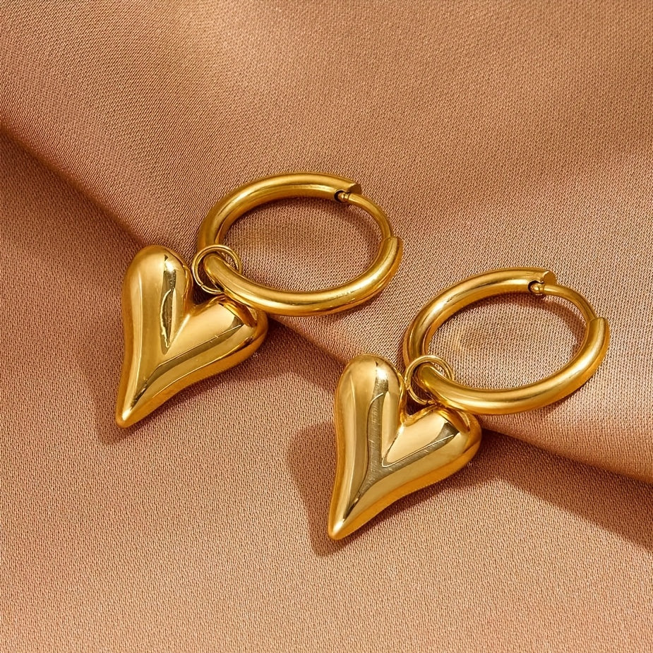 Gouden Toewijding Fijne Hartoorbellen voor Dagelijkse Gratie