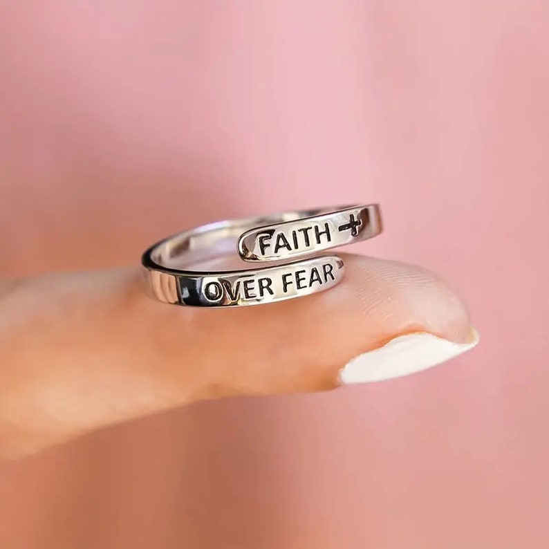 Faith Over Fear Ring – Inspirerend Sieraad