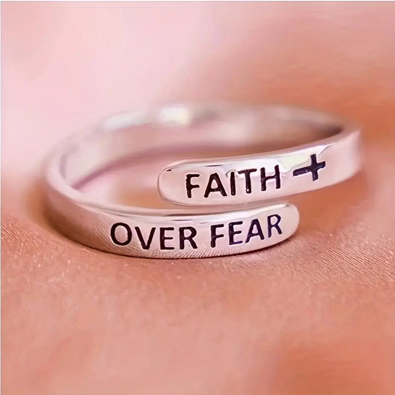 Faith Over Fear Ring – Inspirerend Sieraad