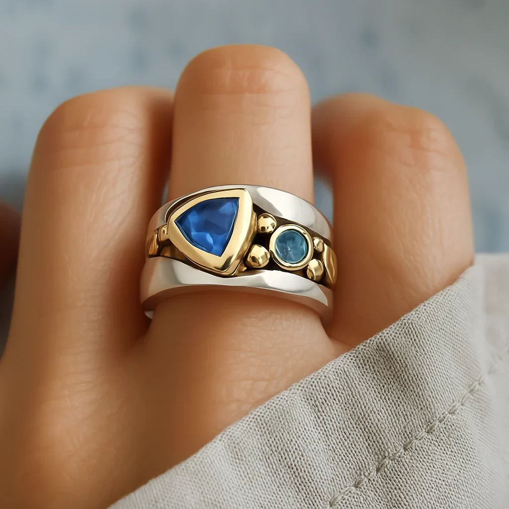 Retro-geïnspireerde Ring met Blauwe Kristal