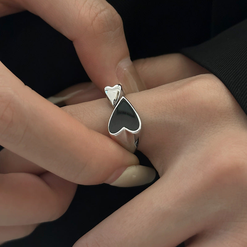 Zwart hart asymmetrische ring