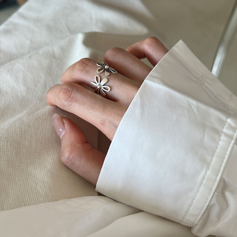 Zilveren bloemenring