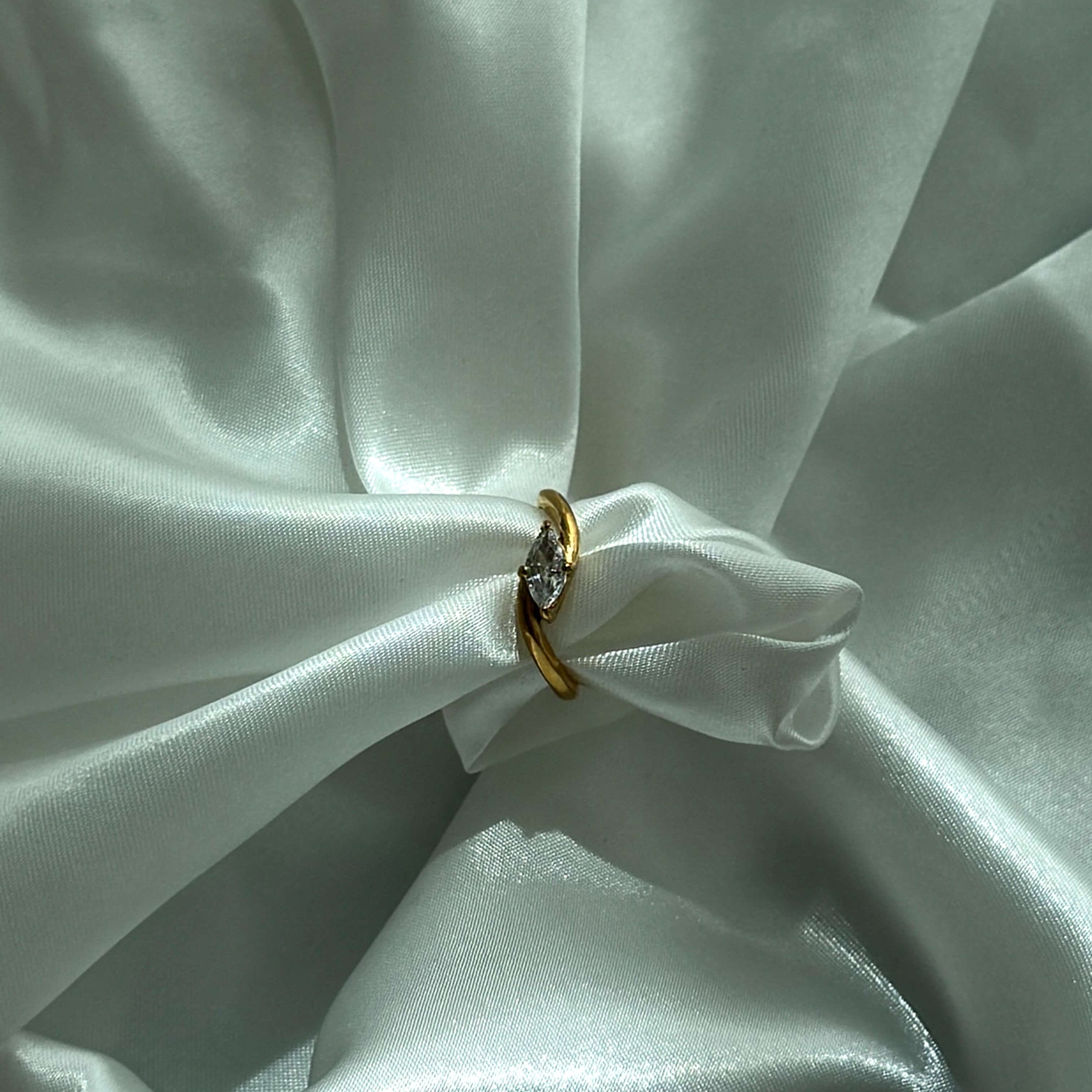 Calista ring