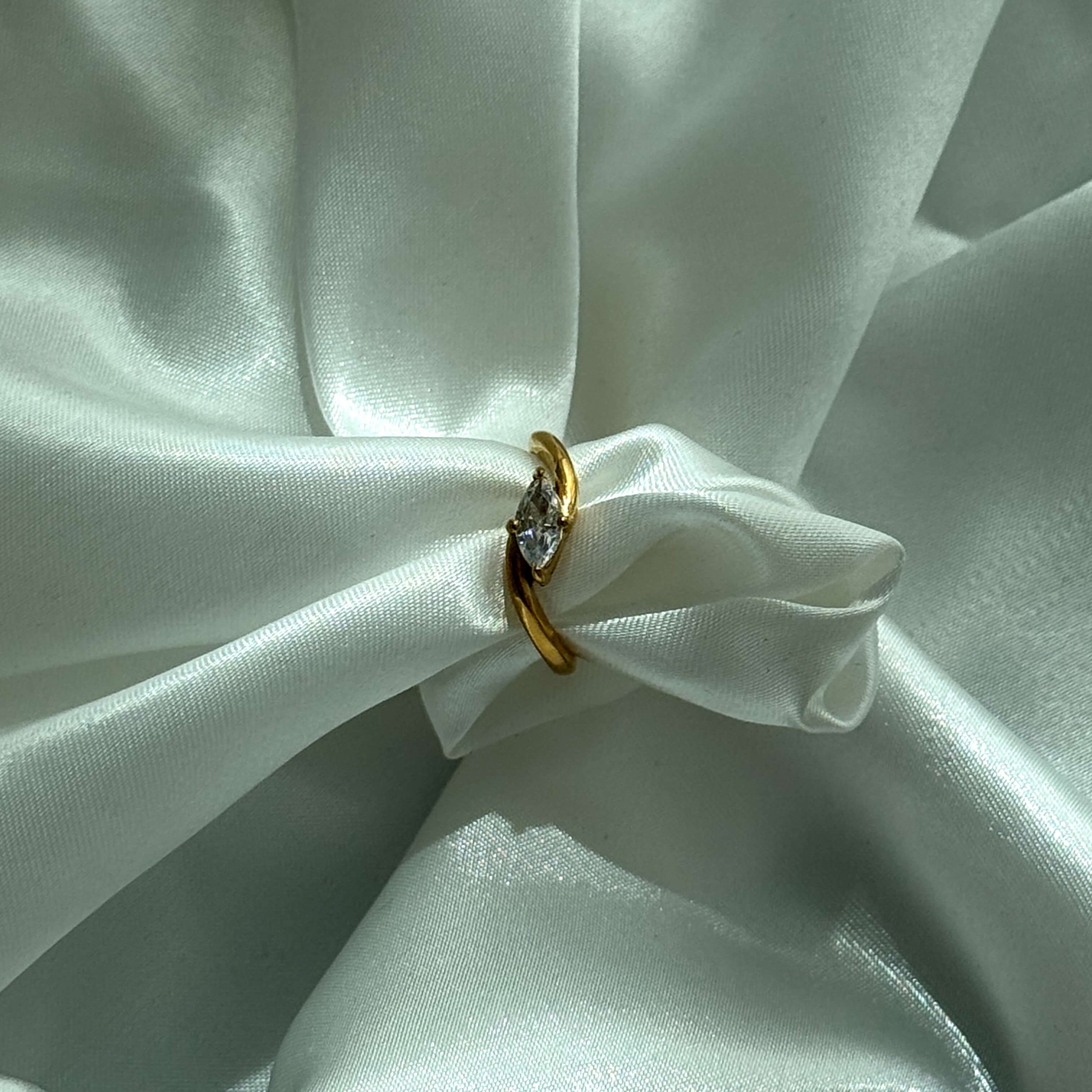 Calista ring