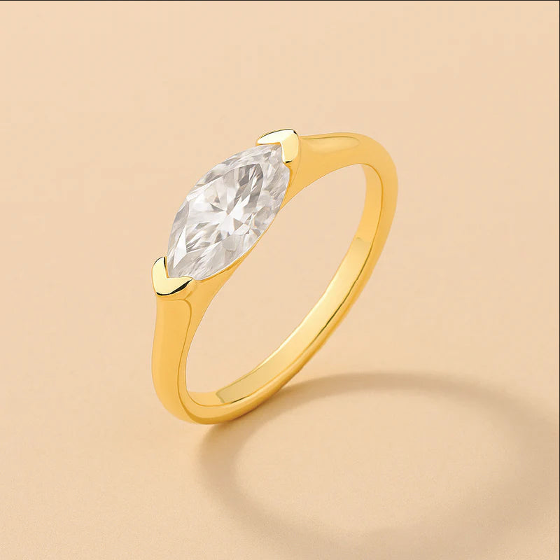 Hailey | Elegante Slanke Ring in 18k Goud