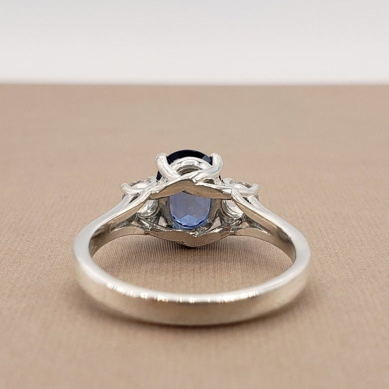 Blauwe saffier ring van sterlingzilver