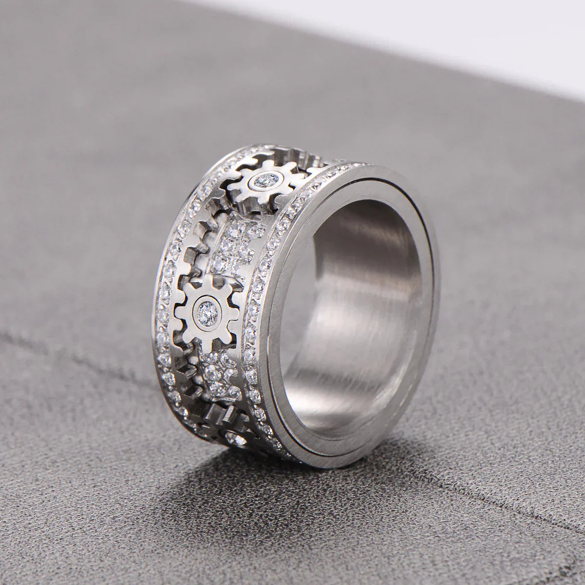 Koppel ontspanningsring – Volledig bezet met diamanten, draaibaar tandwielontwerp