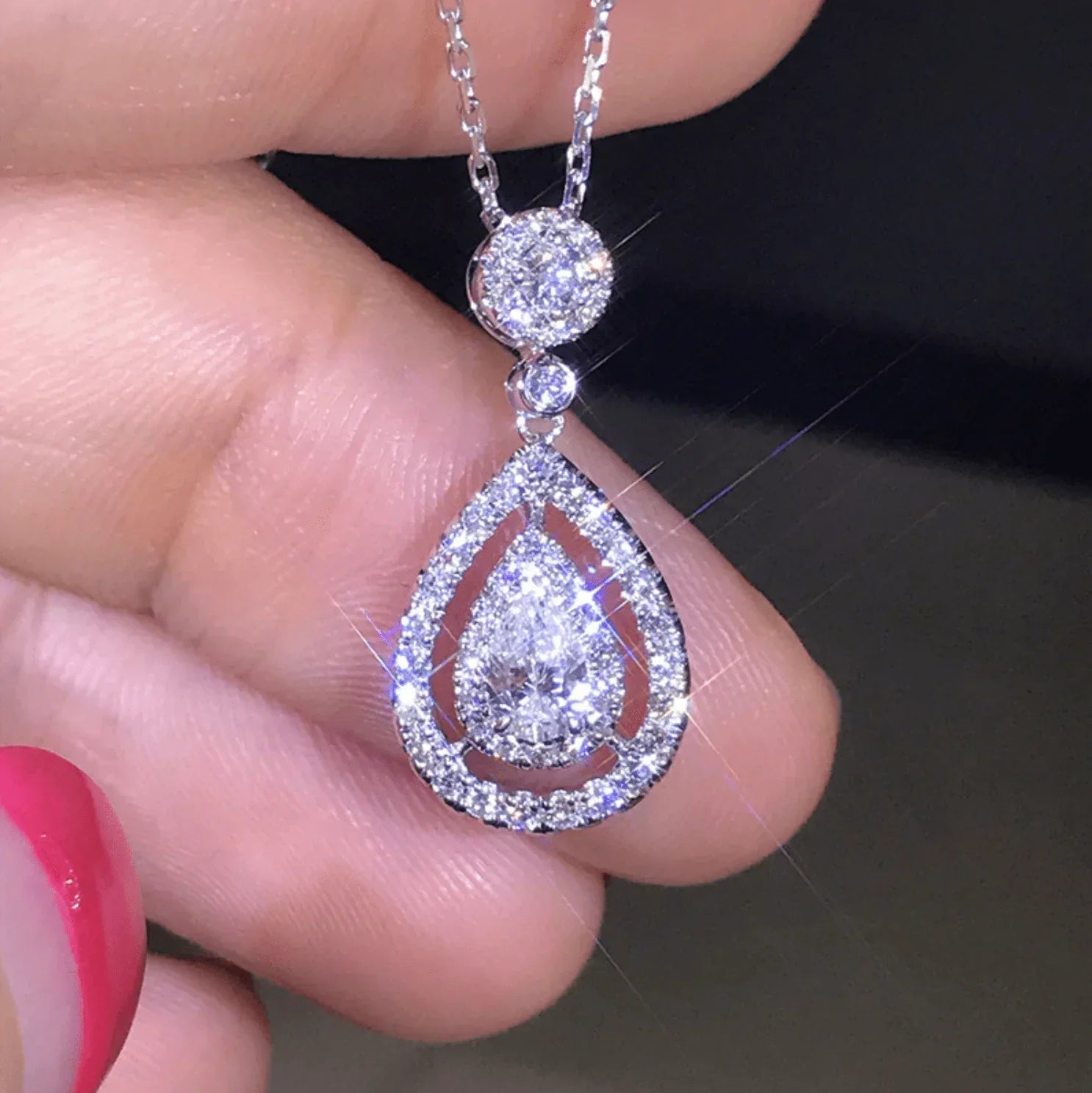 Charlotte Peervormige Druppelketting