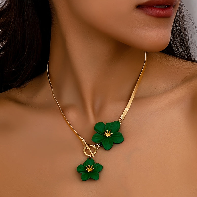 Elegante Goudkleurige Dubbele Witte Bloemenhanger Ketting