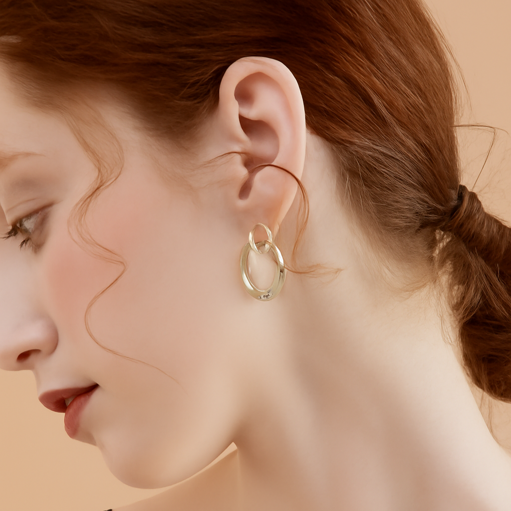 Moderne Geometrische Oorbellen – Goudverguld met Glazen Detail