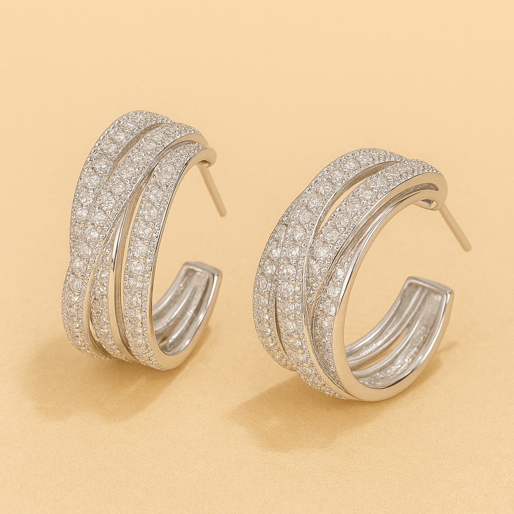 Elegante Gevlochten C-Hoepeloorbellen – Luxe Afwerking met Synthetische Zirkonia