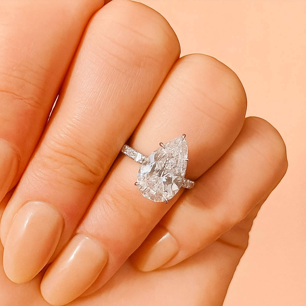 Luxueuze Damesring met Druppelvormige Cubic Zirkonia