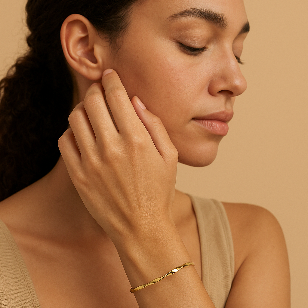 Elegante Gedraaide Open Armband – Verstelbare Minimalistische Stijl