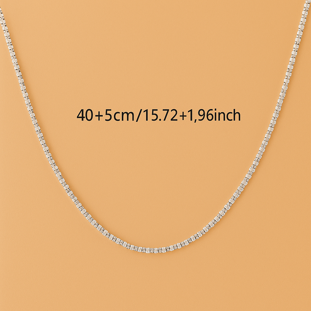 Zilveren Sterrenketting met Olijfgroene Glans – Lichte Luxe Zomerstijl