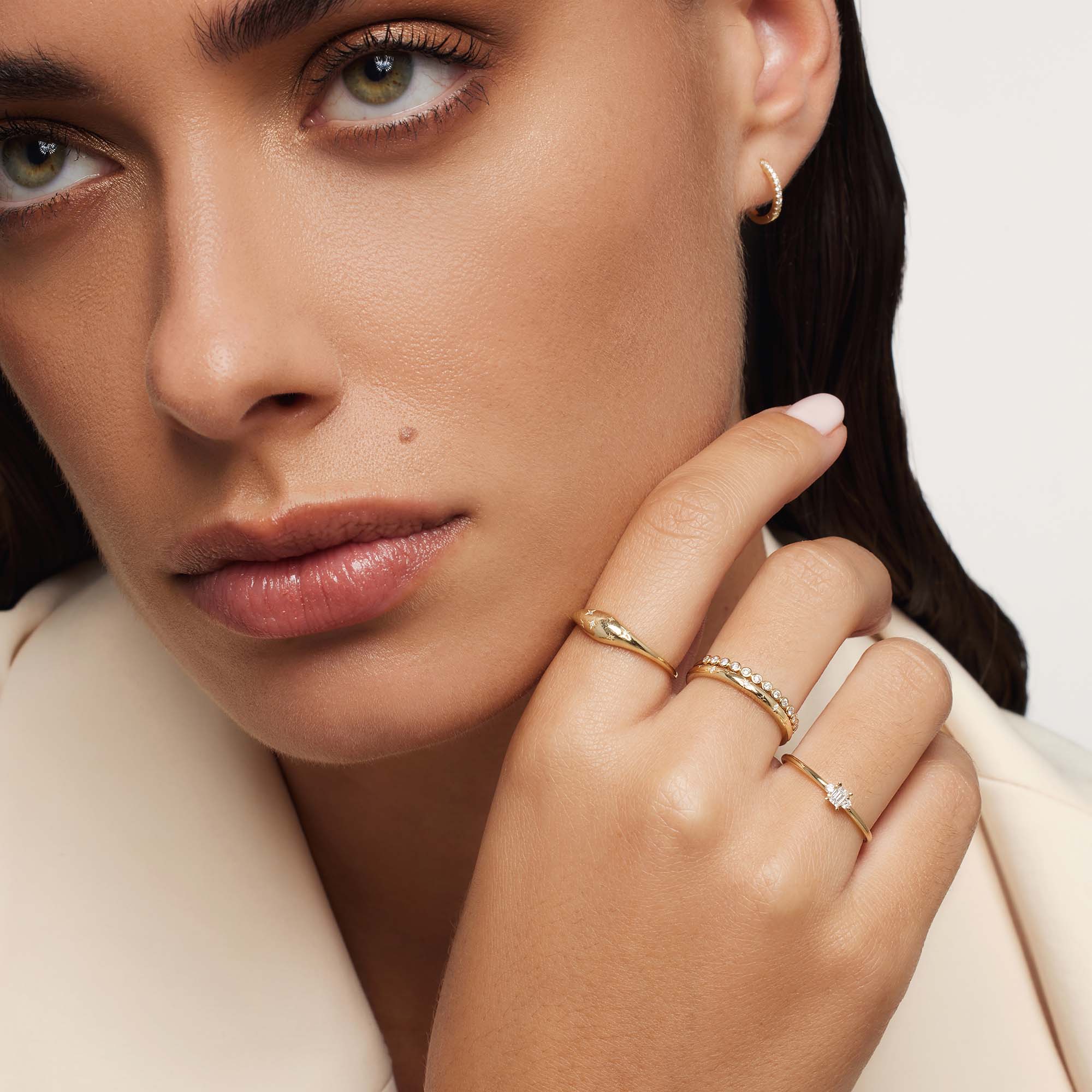 Elegante 14k Gouden Koepelring met Diamanten