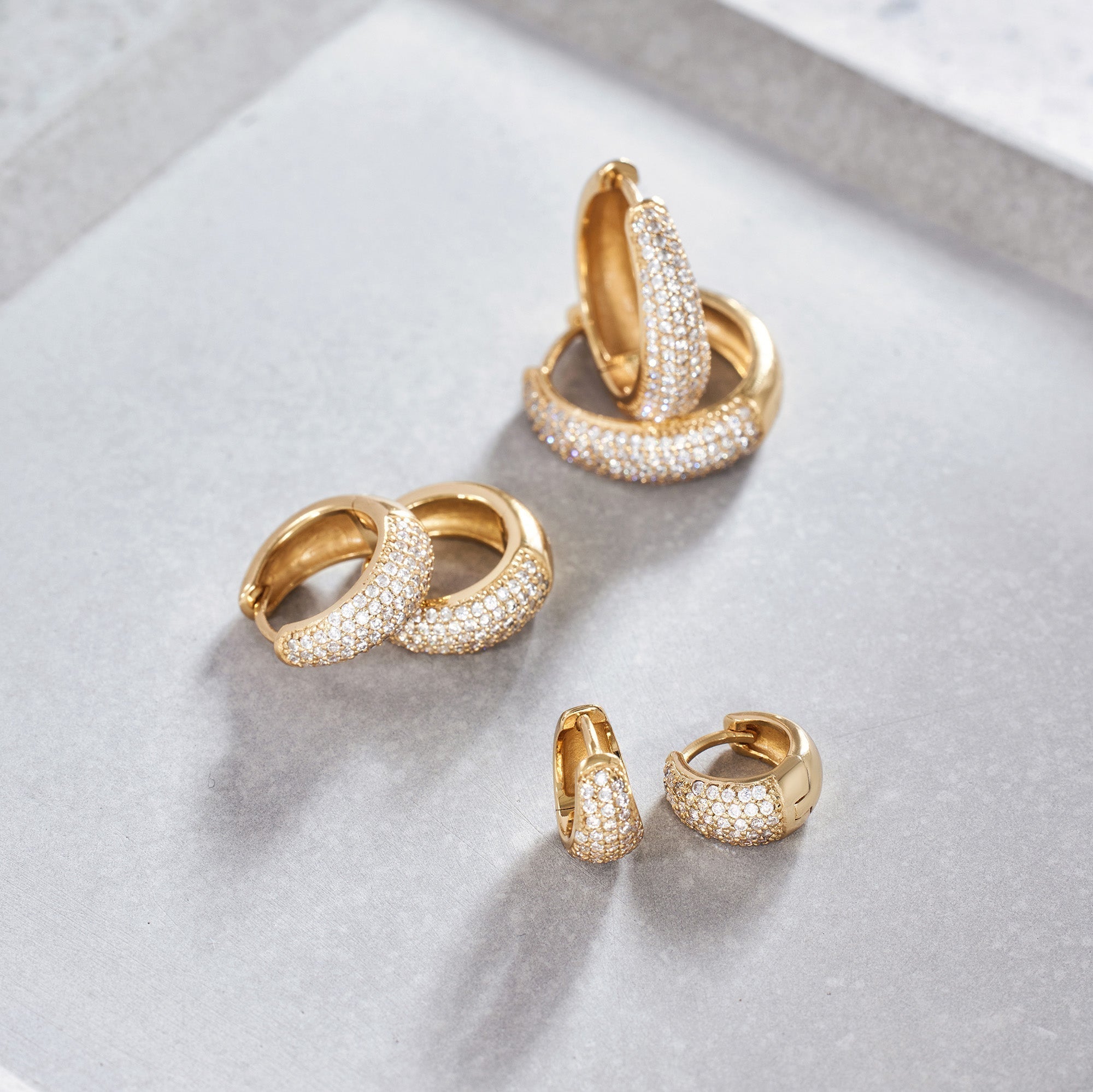 Jules Mini Hoops | Gepolijste 16k Gouden Afwerking
