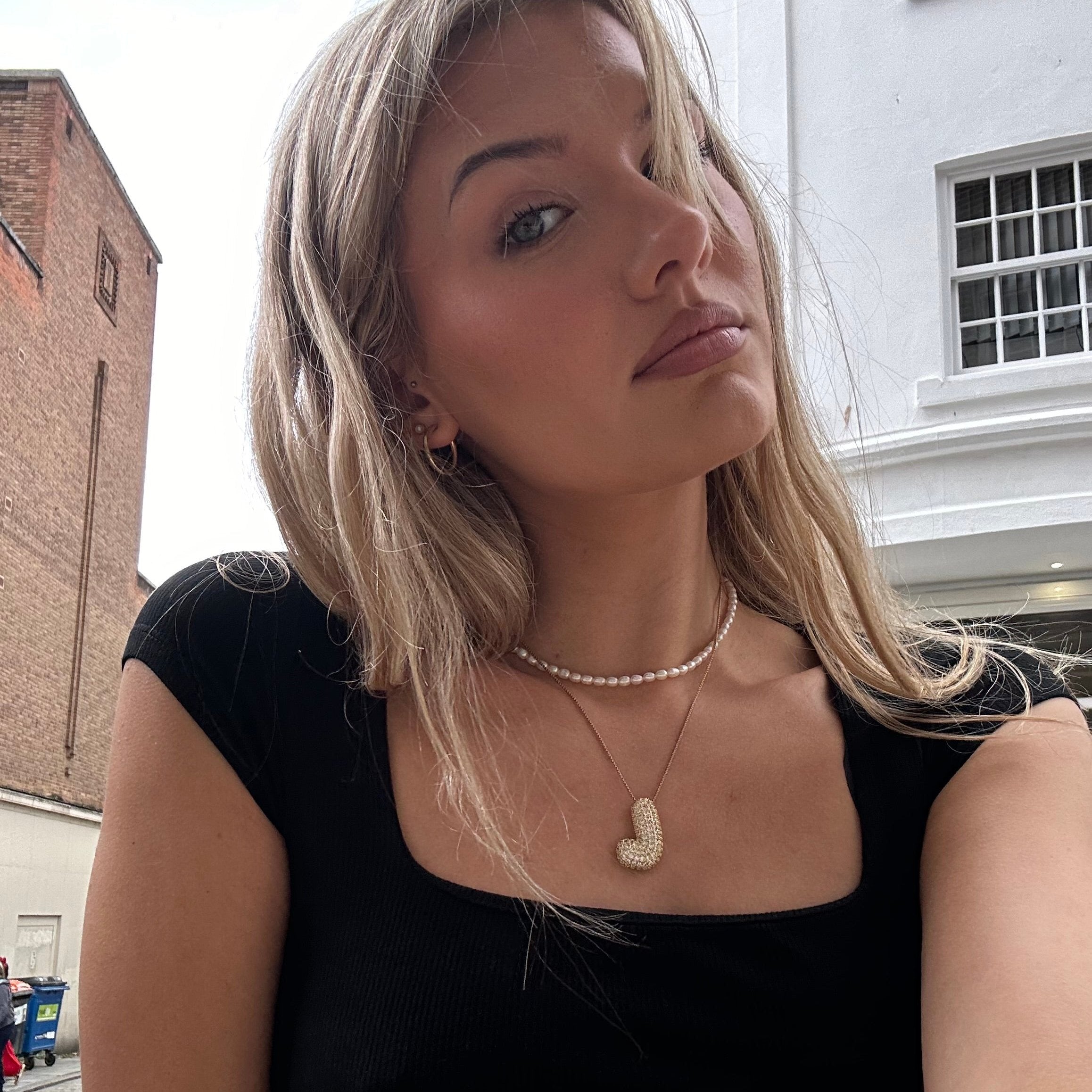 Bubbel initiaal diamanten ketting