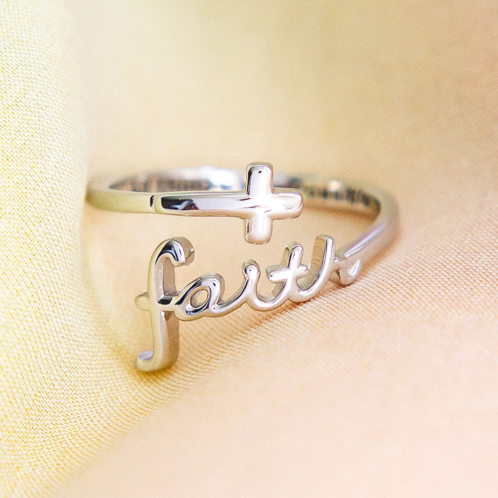 Pure Faith Ring – Tijdloos Symbool van Geloof