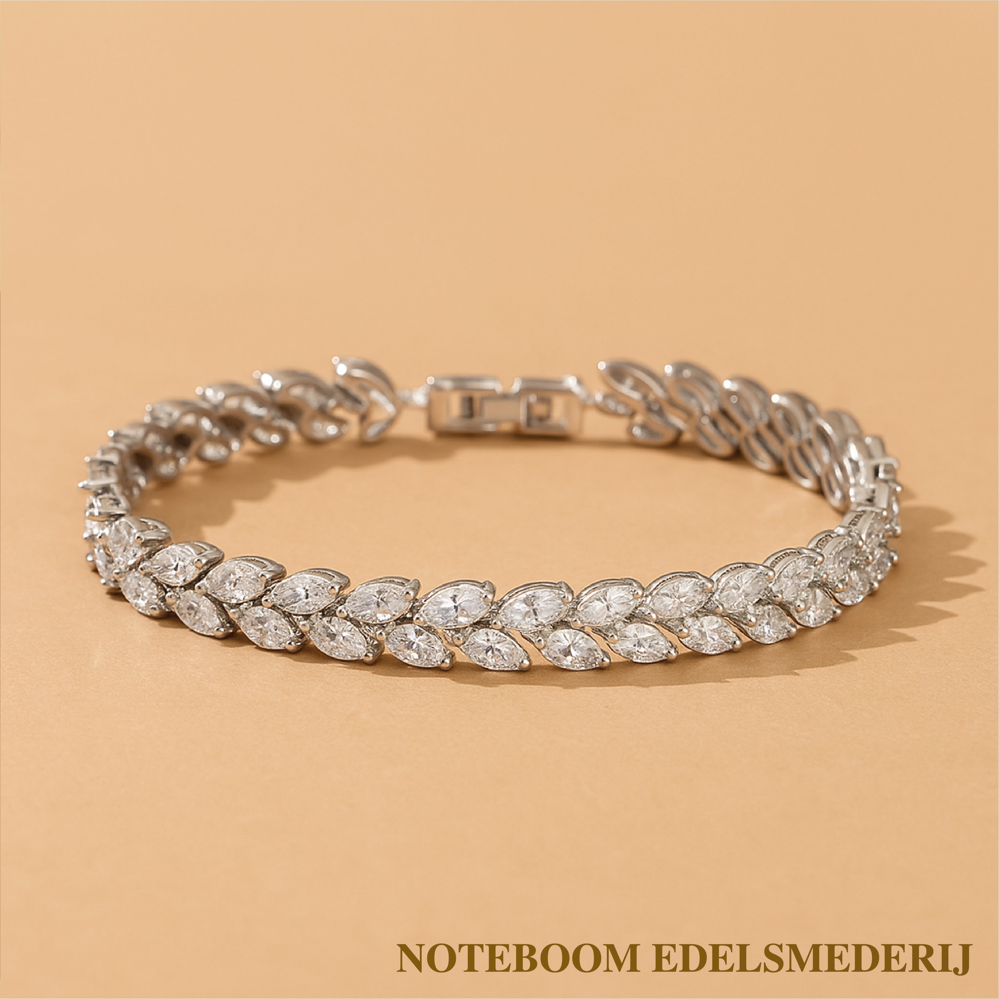 Nemorina Foliora | Elegante Armband in 18k Witgoud